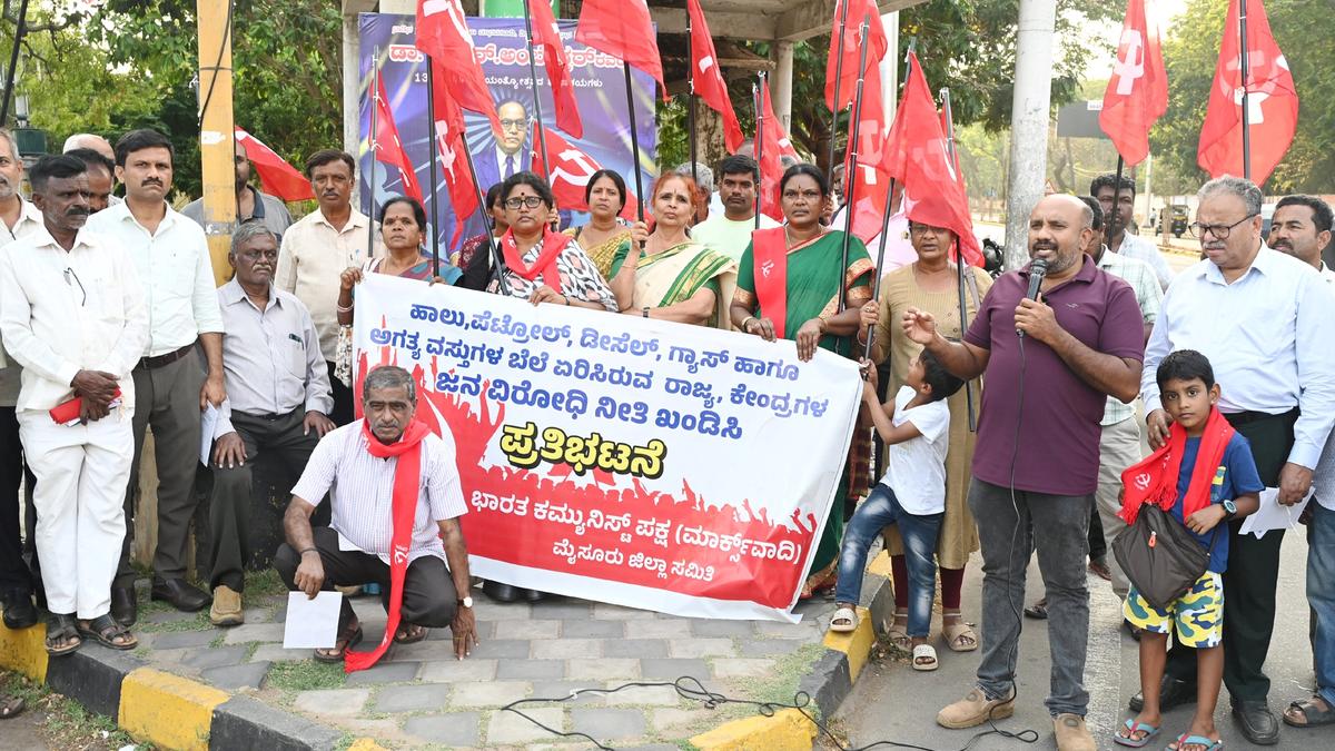 CPI(M) demands rollback of price hikes on LPG and electricity