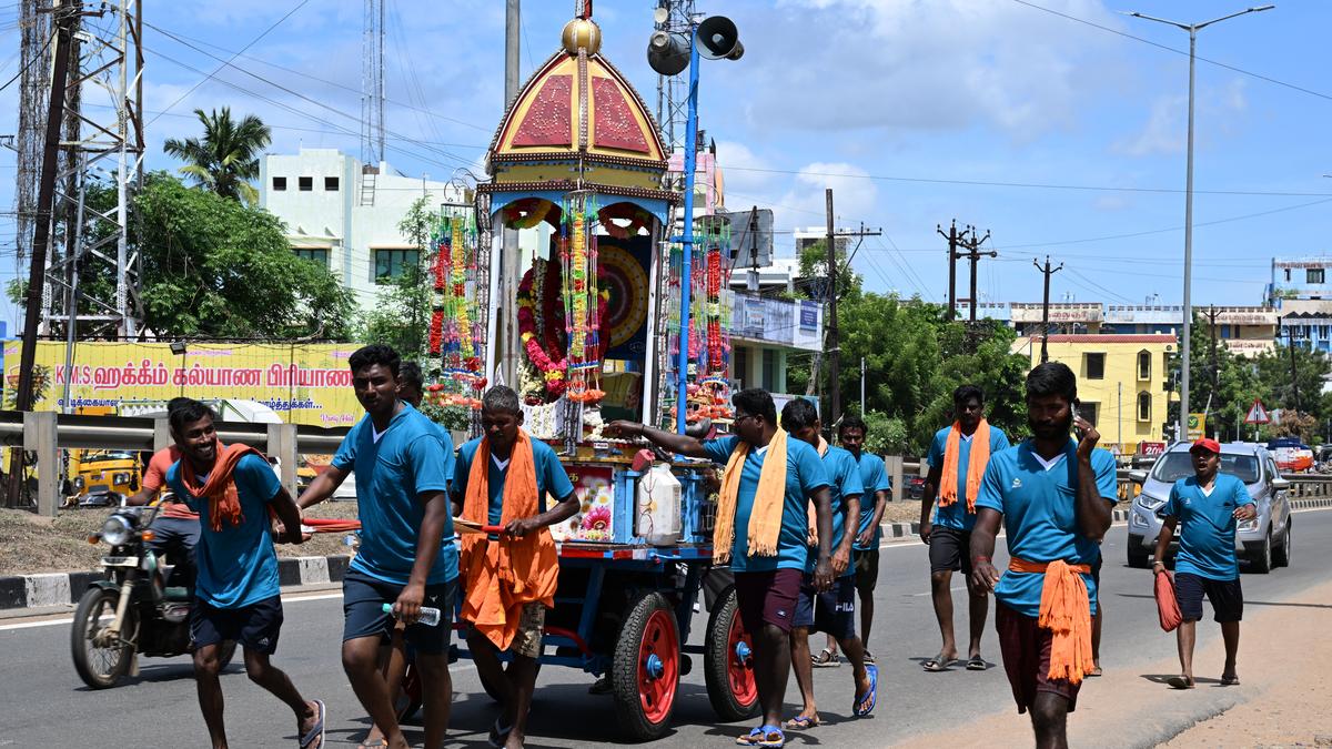 Pilgrims set out on foot to take part in Velankanni festival