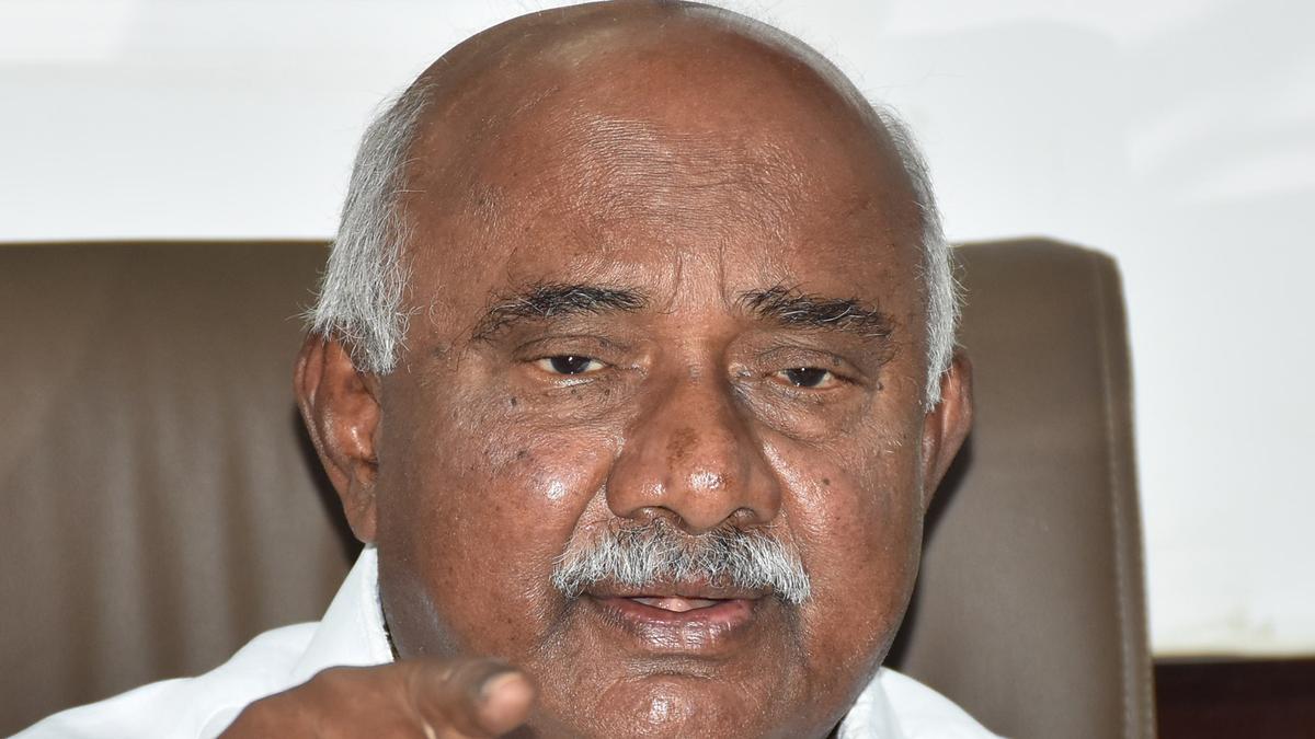 Karnataka CM Siddaramaiah in trouble because of bad advice by coterie: A.H. Vishwanath