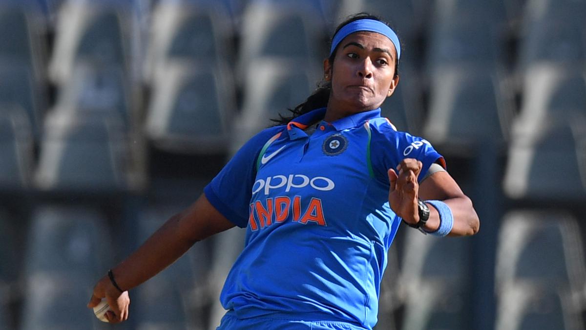 Shikha Pandey makes India comeback for T20 World Cup