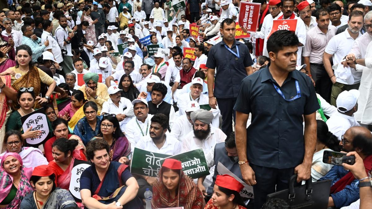 Protesting Opposition MPs stopped from marching to Election Commission office against SIR