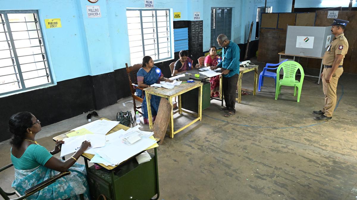 Residents of two villages near Illayankudi boycott poll