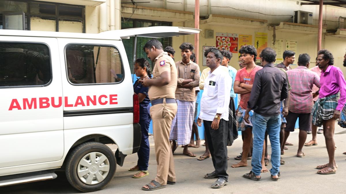 2 persons asphyxiated after entering abandoned well; two more undergoing treatment