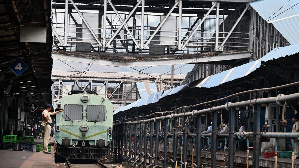 Crowded foot overbridges cast a shadow on passenger safety at Visakhapatnam Railway Station