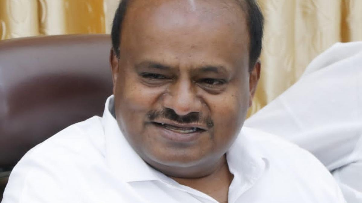 Mysuru DC promises disciplinary action after governent guest house in Nanjangud was locked during HDK’s visit