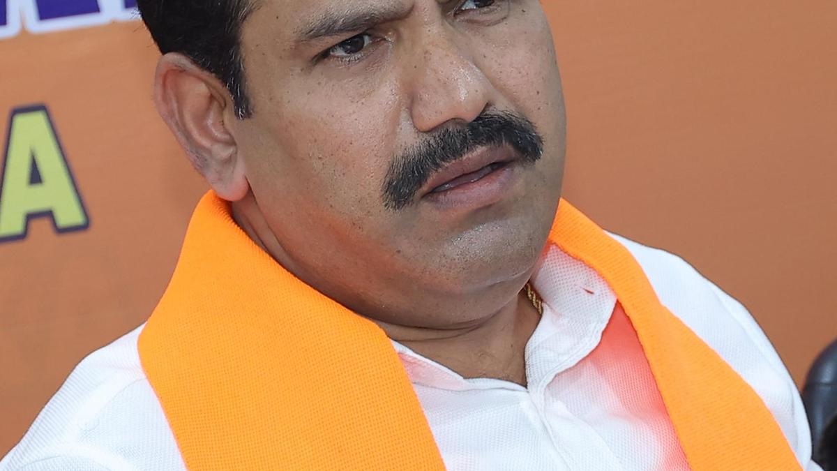 Vijayendra questions silence of IAS Officers’ Association in earlier cases involving CM