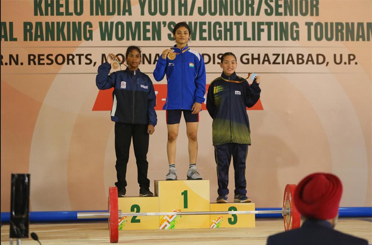 Khelo India weightlifting tournament | Akanksha sets three new marks