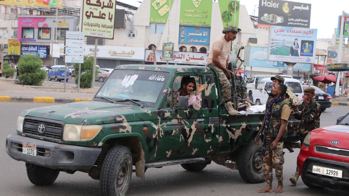 Yemen's southern separatists lose contact with delegation that travelled to Riyadh for talks