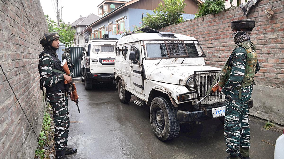 Kashmiri lawyer Babar Qadri’s killing | ₹10 lakh reward announced by police