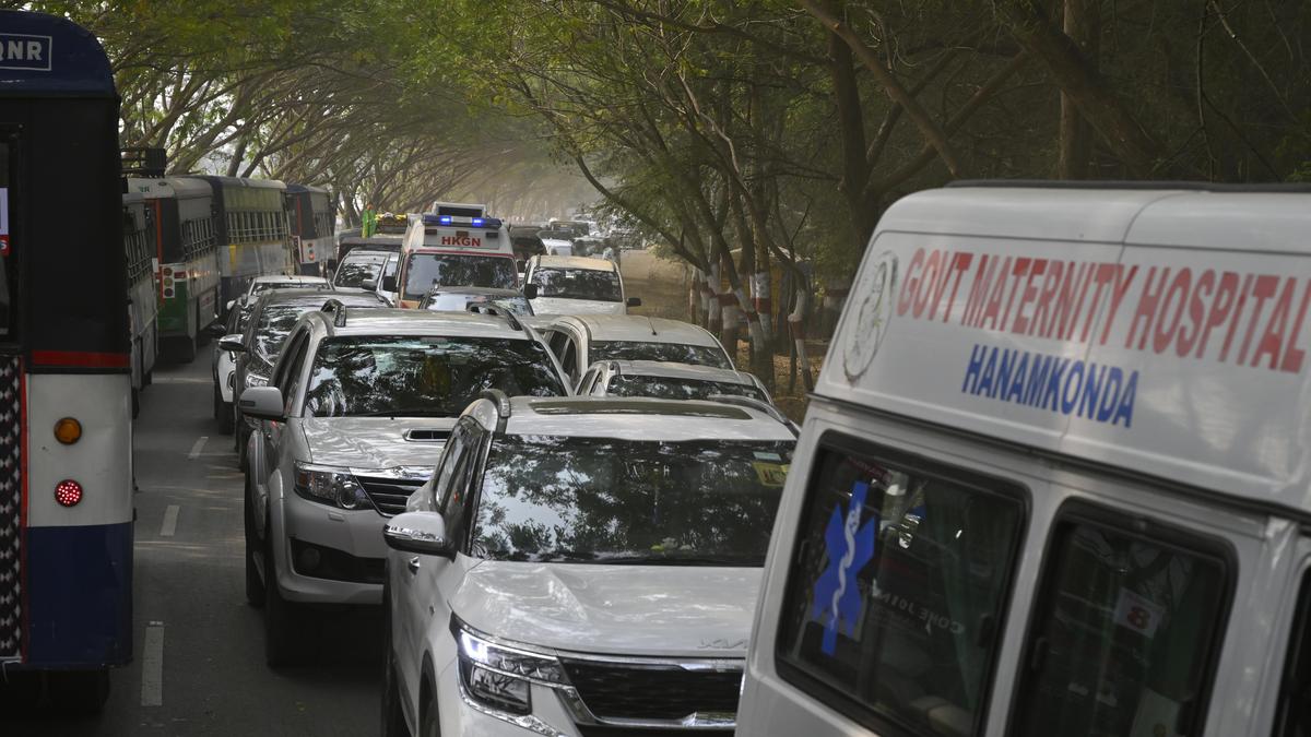 Sammakka-Saralamma Jatara Causes Massive Traffic Jam