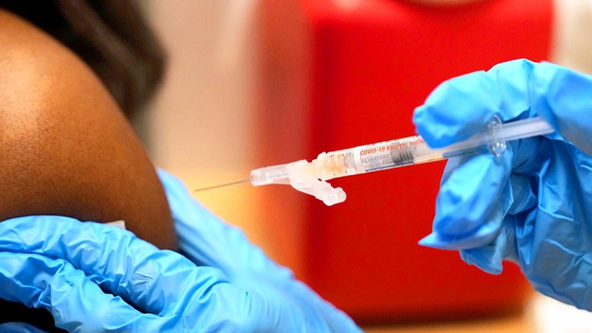 Plus de 220 crores de doses de vaccin COVID administrées à travers l’Inde, mais moins de 23 crores de doses de rappel : données du ministère de la Santé