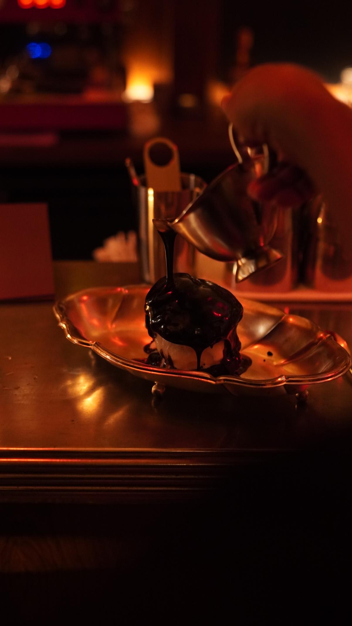 Hot fudge profiterole sundae