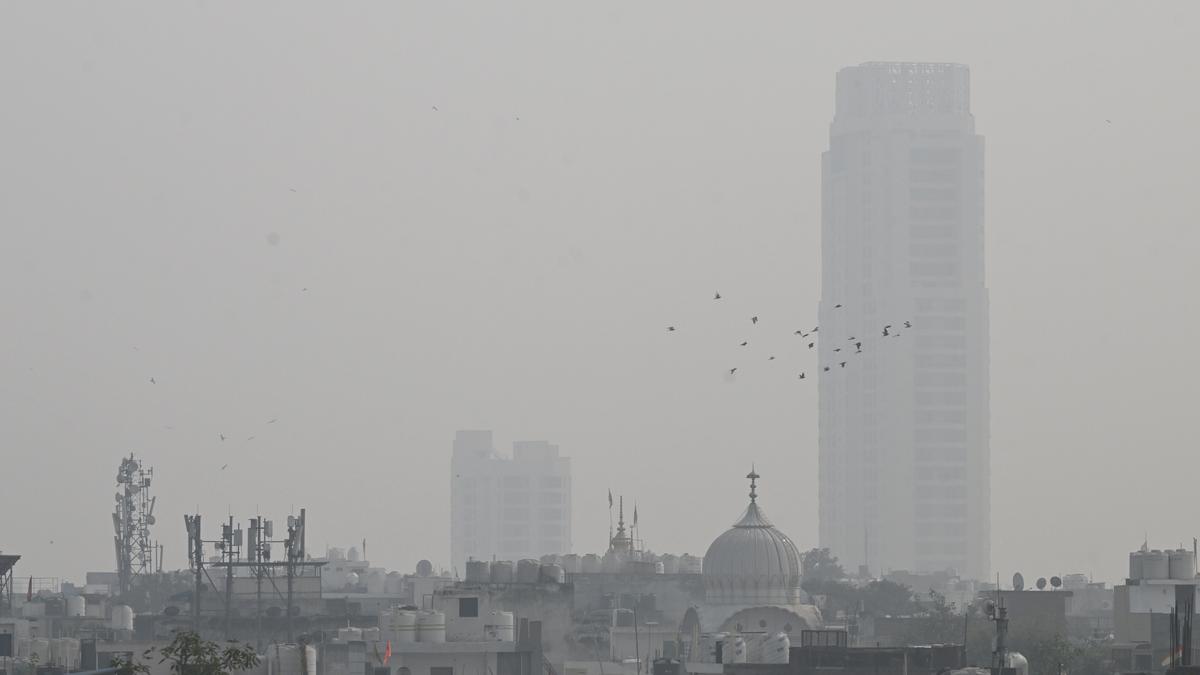 https://th-i.thgim.com/public/incoming/pe25sq/article68897849.ece/alternates/LANDSCAPE_1200/POLLUTION%20STANMDALONE%20DELHI%202024_22_11_9.jpg