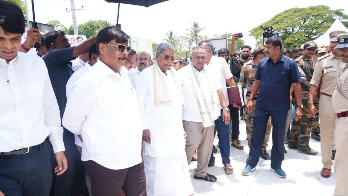Siddaramaiah reviews two major infra projects worth ₹564 crore in Mysuru