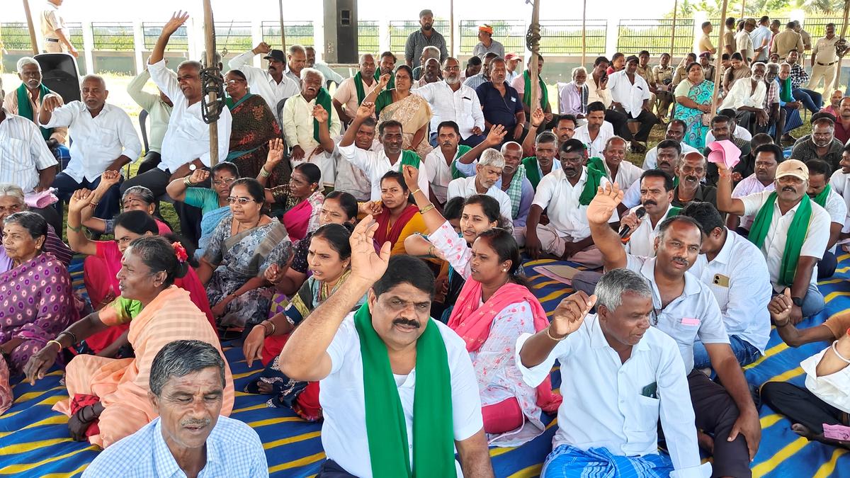 Residents of Sogane and other villages stage protest in front of Shivamogga Airport