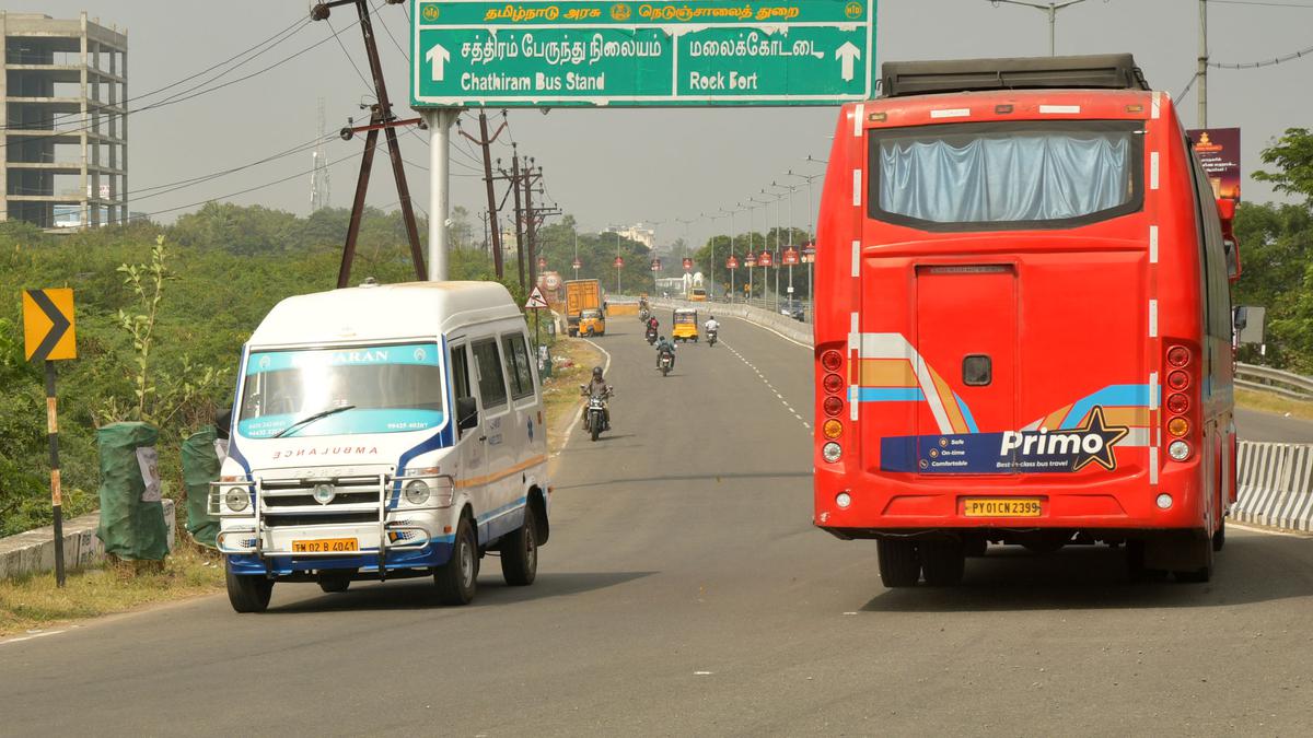 Violation of one-way rule rampant on several roads in Tiruchi; traffic police say enforcement of rule is being stepped up