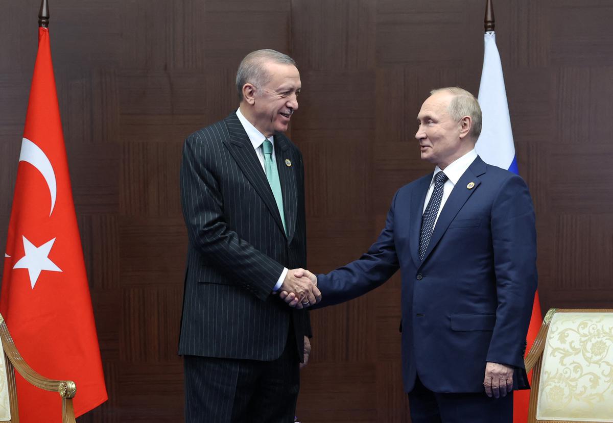Putin tells Erdogan Russia could create 'gas hub' in Turkey
