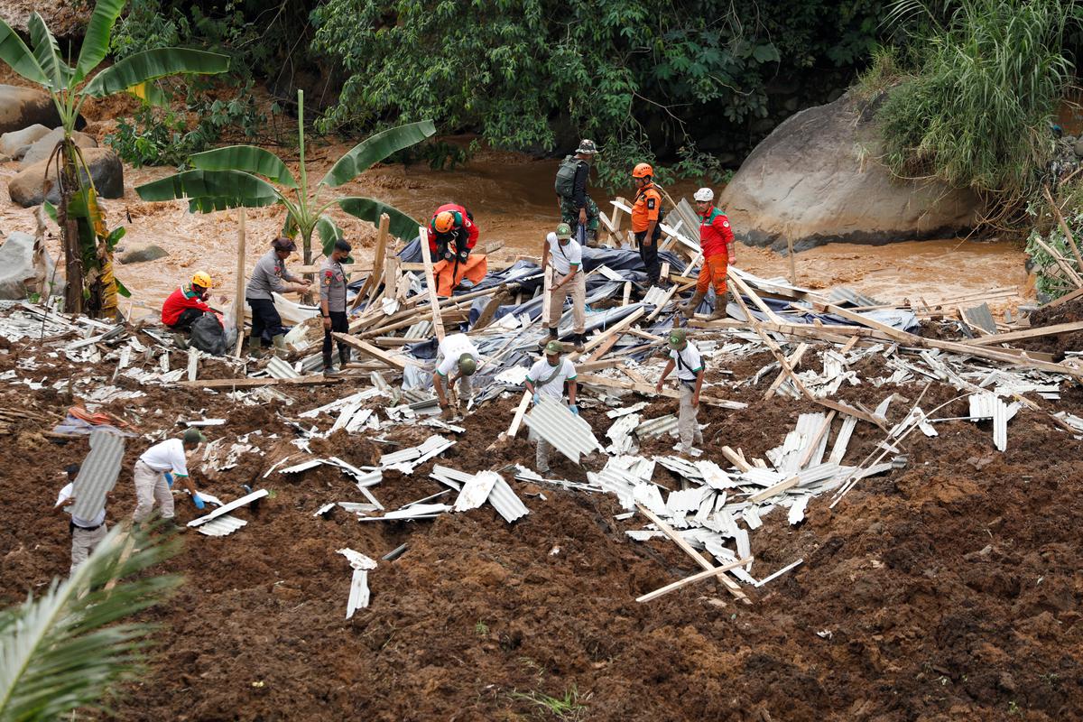 EXPLICATEUR : Pourquoi le tremblement de terre peu profond en Indonésie a-t-il été si meurtrier ?