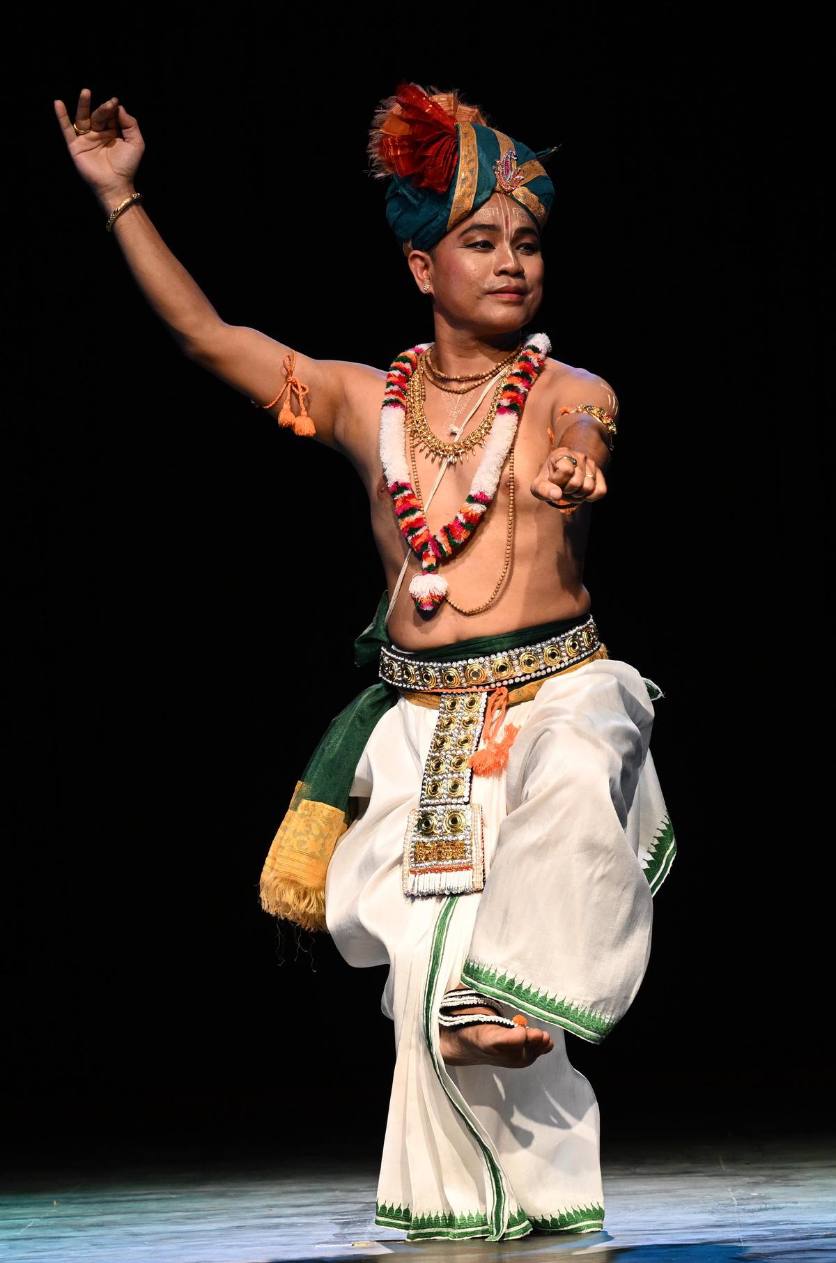 Sinam’s graceful movements