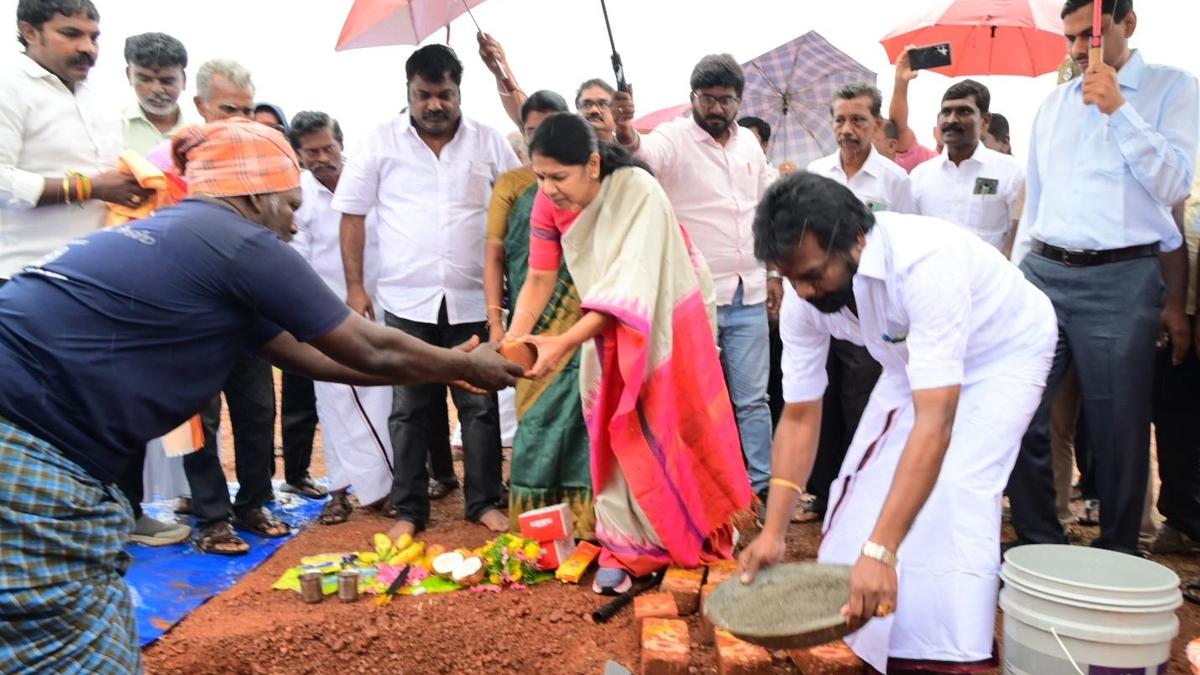 Kanimozhi lays foundation stone for mini textile park at Muppilivetti in Ottapidaram block