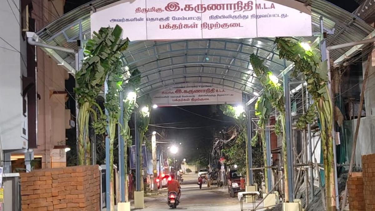 Devotees and traders welcome newly-installed roofs at Kumaran Kundram temples