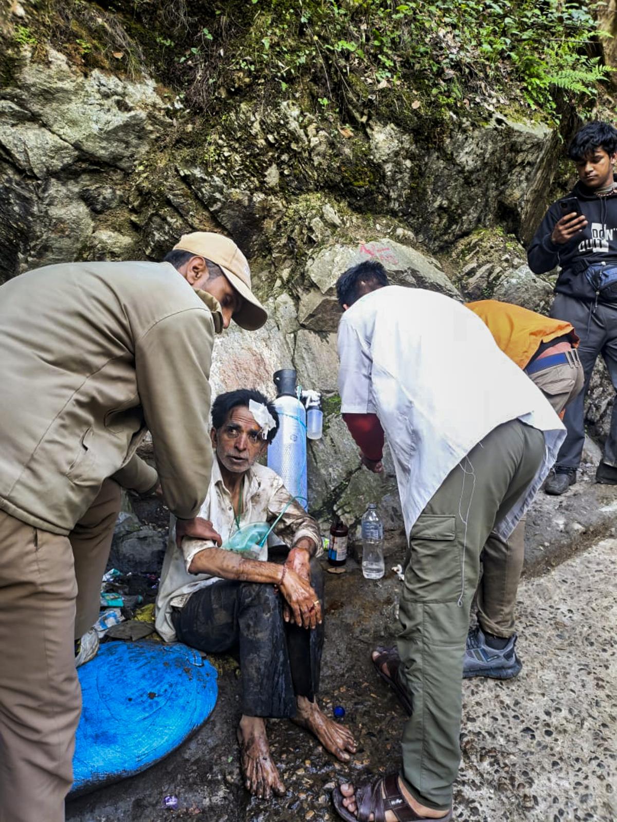 23 जून, 2025 को उत्तराखंड के उत्तराकी जिले में NAU Chech Router पर Nau Kali क्षेत्र में Nau Kali क्षेत्र में NAU समारोह क्षेत्र में एक इंकर्ड बीट दिया गया मेडिकल एड लैंडस्लिप हुआ। 