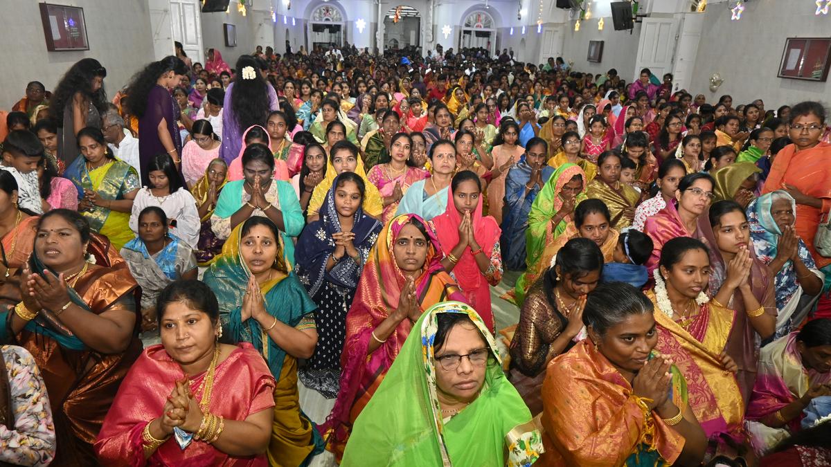 Thoothukudi welcomes New Year with devotion and enthusiasm