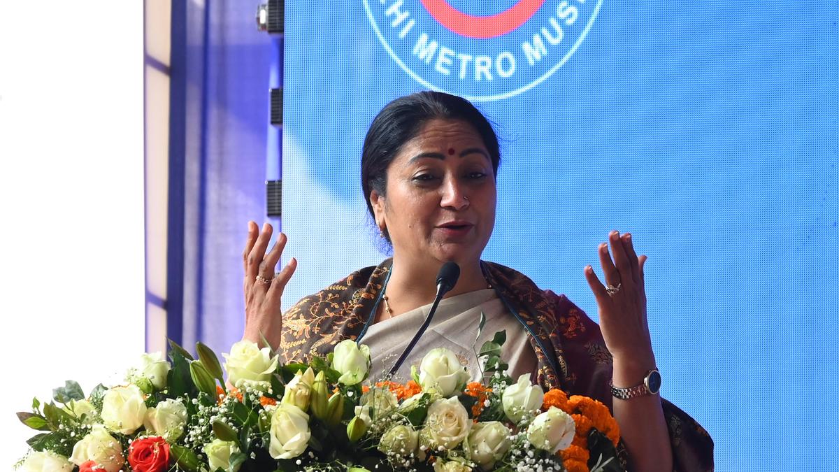 CM pitches reliable public transport as solution to pollution