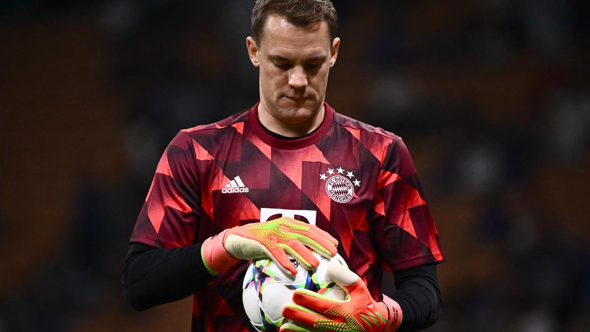 Neuer dismisses calls to step down from Germany duty