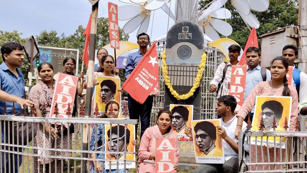 Members of AIDSO, AIDYO pay tribute to Banavara Ramaswamy in Mysuru