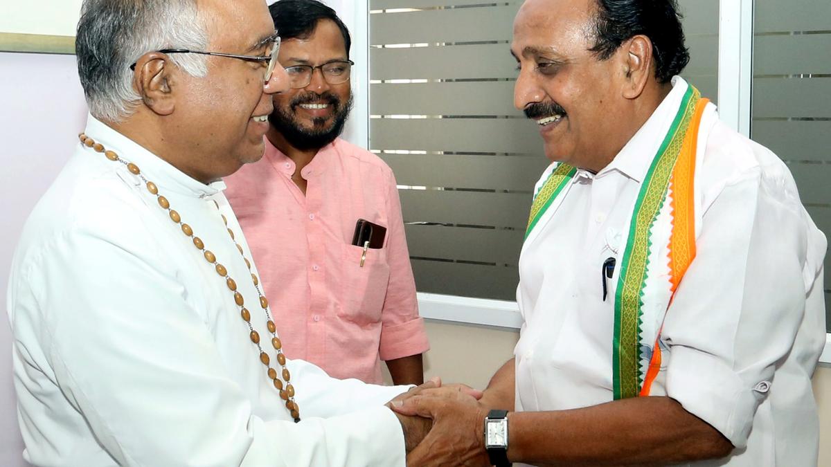 Amid heat wave, candidates schedule campaigns wisely in Kozhikode