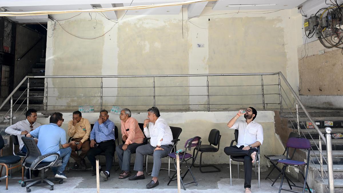 Traders in New Ashok Nagar ‘seal’ their own shops ahead of action by DDA, MCD