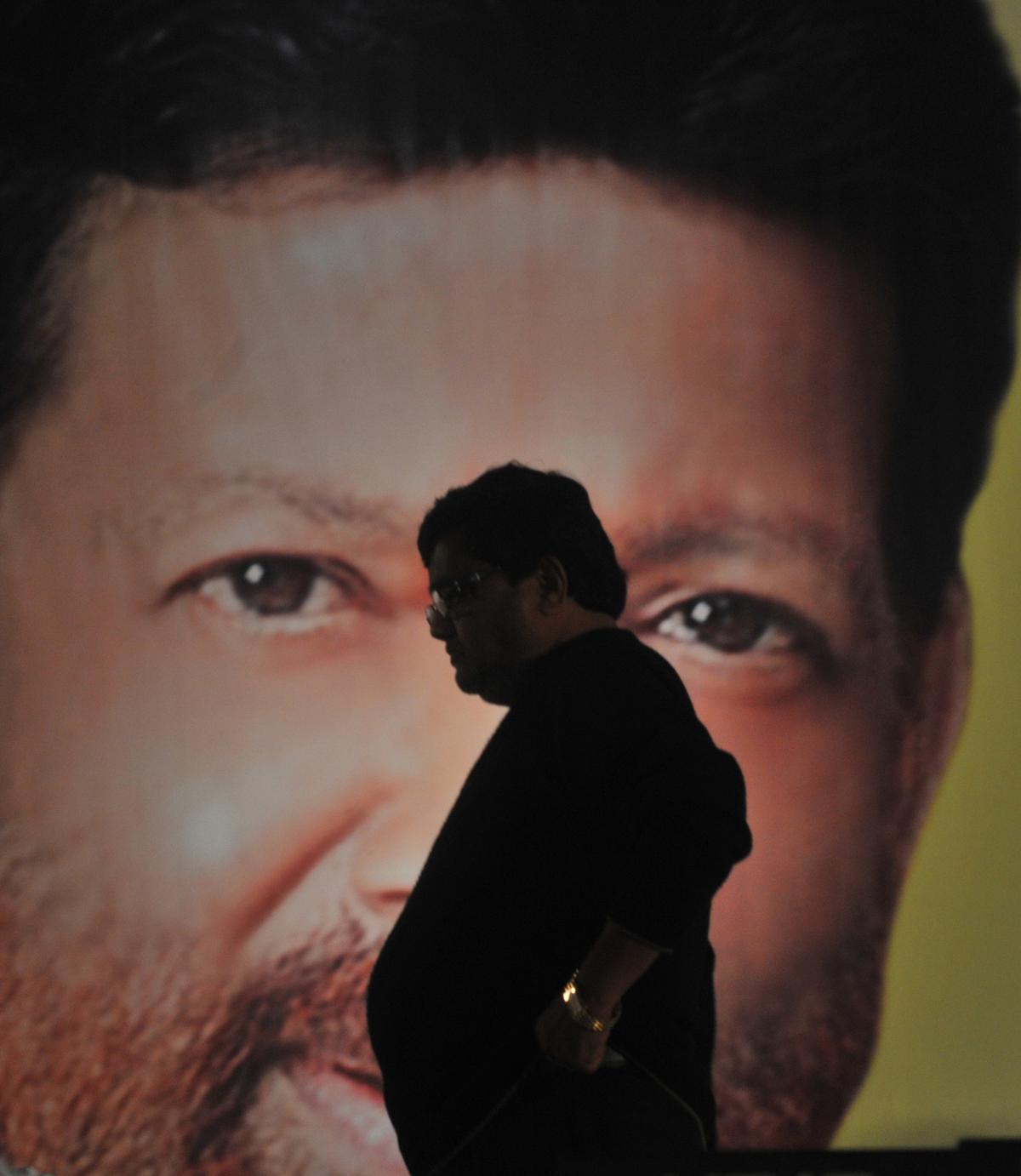 Dwarakish at the condolence meeting held for late actor Vishnuvardhan at Palace Ground in Bengaluru in January 2010.
