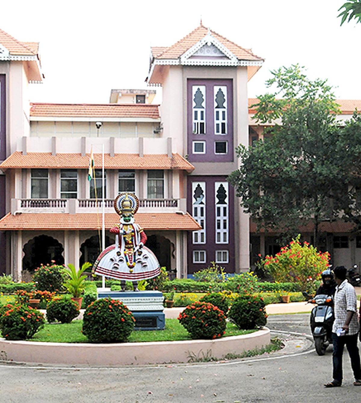 Cusat launches Class 10,000 Clean Room to boost research