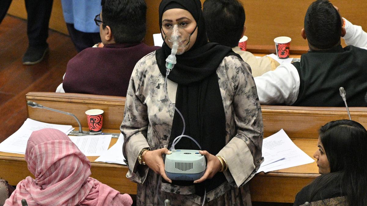 Air pollution takes centre stage at MCD meet; parking fee hike put on hold again