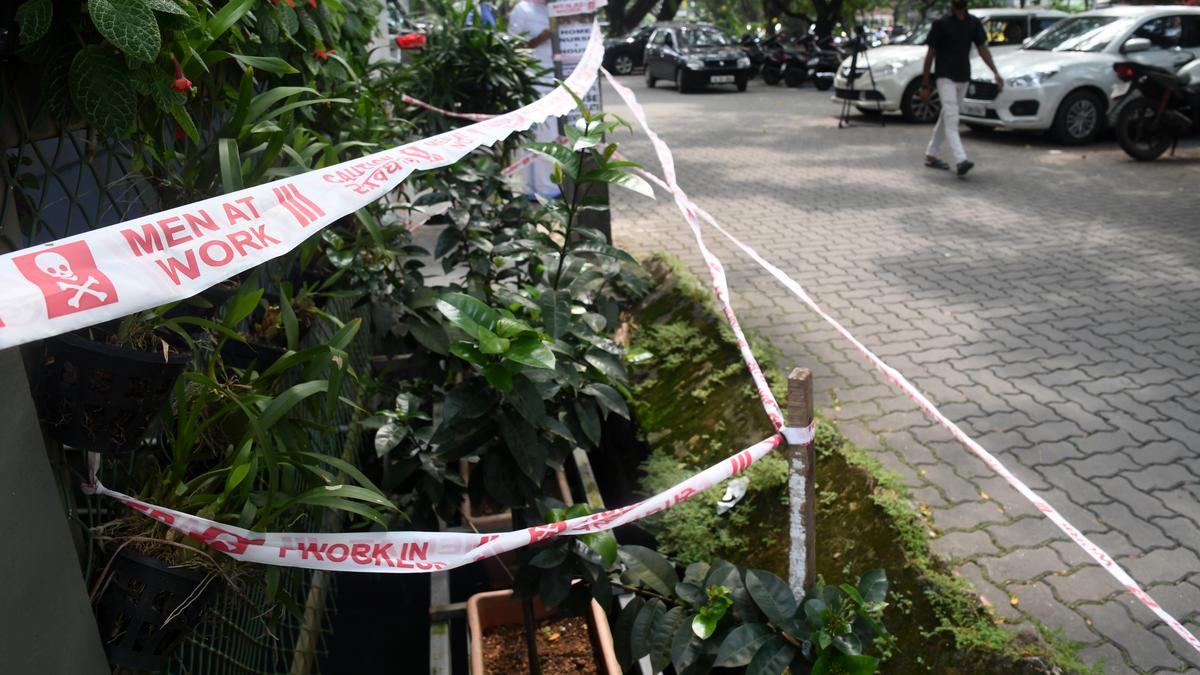 Kerala HC directive to Corporation to cover open drains, pits in Kochi