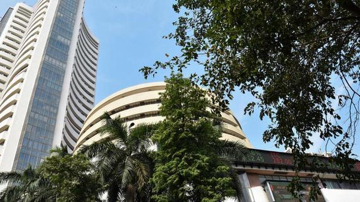 In search of an ideal investment advice during war