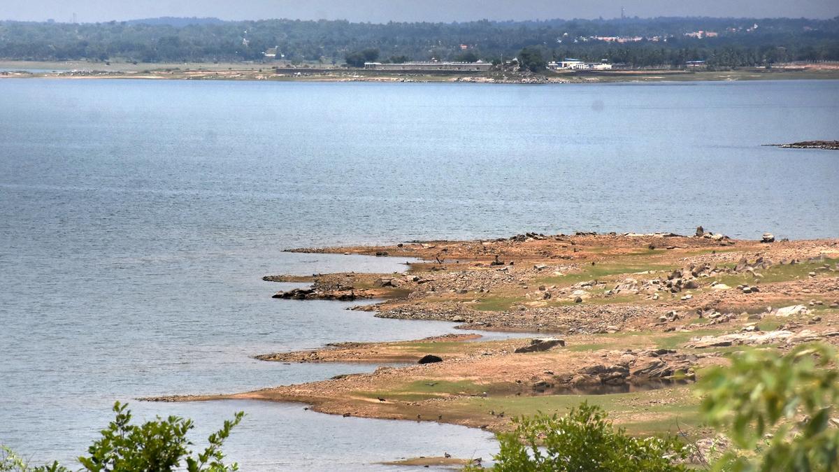 Water level in KRS dips below 100 feet