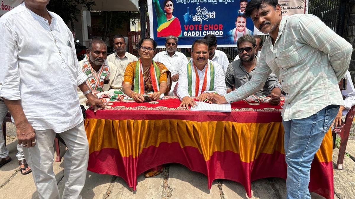 Congress launches ‘Vote Chor-Gaddi Chod’ campaign in Srikakulam