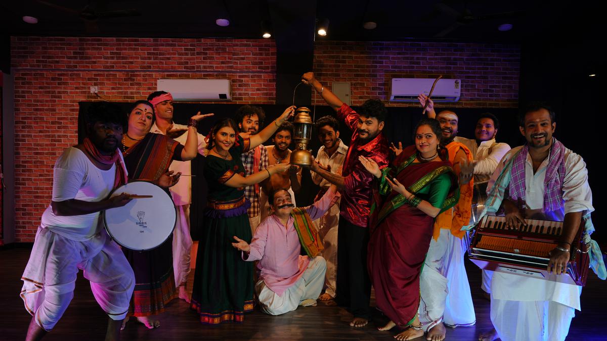 Curtain Call Theatre to stage Hindi play, ‘Petromax Panchayat’ in Hyderabad