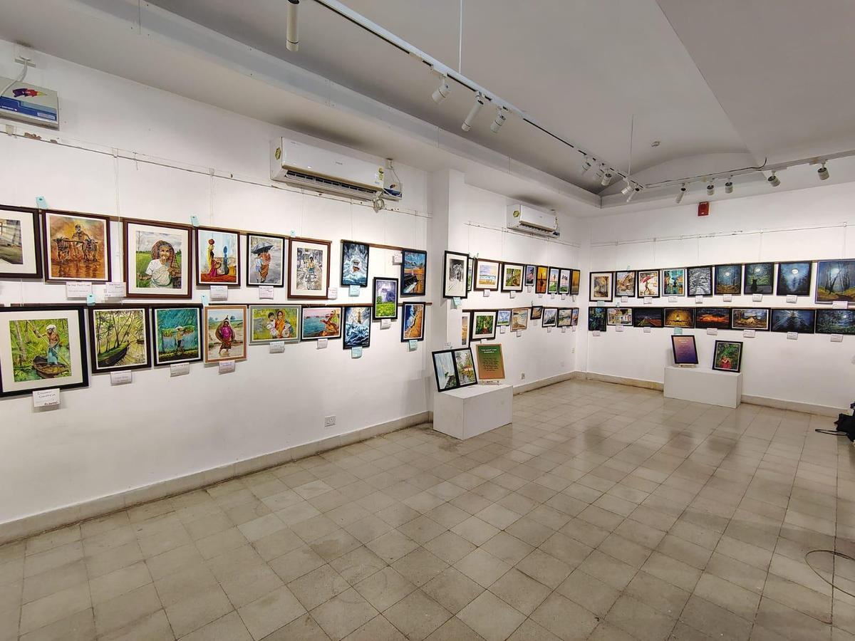 Paintings by Dr Usha Shajehan exhibited in Thiruvananthapuram Paintings by Dr Usha Shajehan exhibited in Thiruvananthapuram