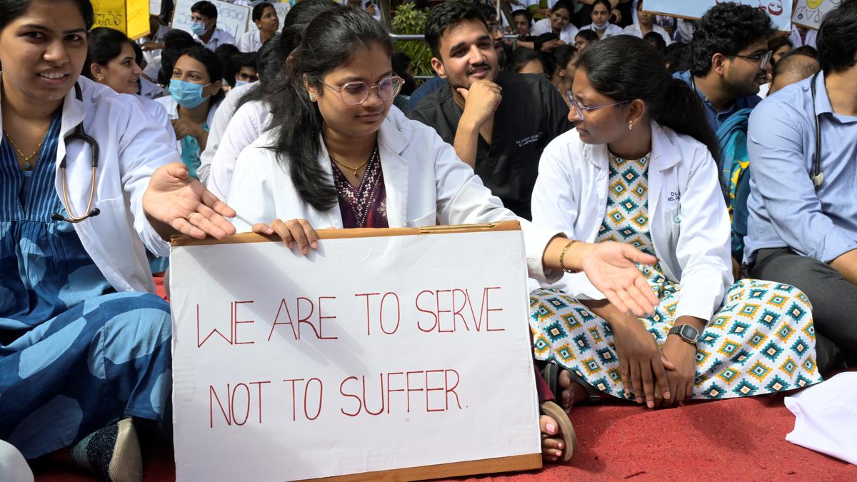 Telangana junior doctors continue strike on day 2, demand a meeting with CM