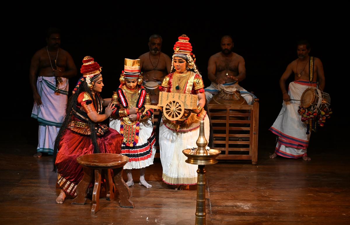 Kapila as Vasanthasena, Aran Kapila as Rohansena and Anjana S Chakyar as Rajanika Kapila as Vasanthasena, Aran Kapila as Rohansena and Anjana S Chakyar as Rajanika