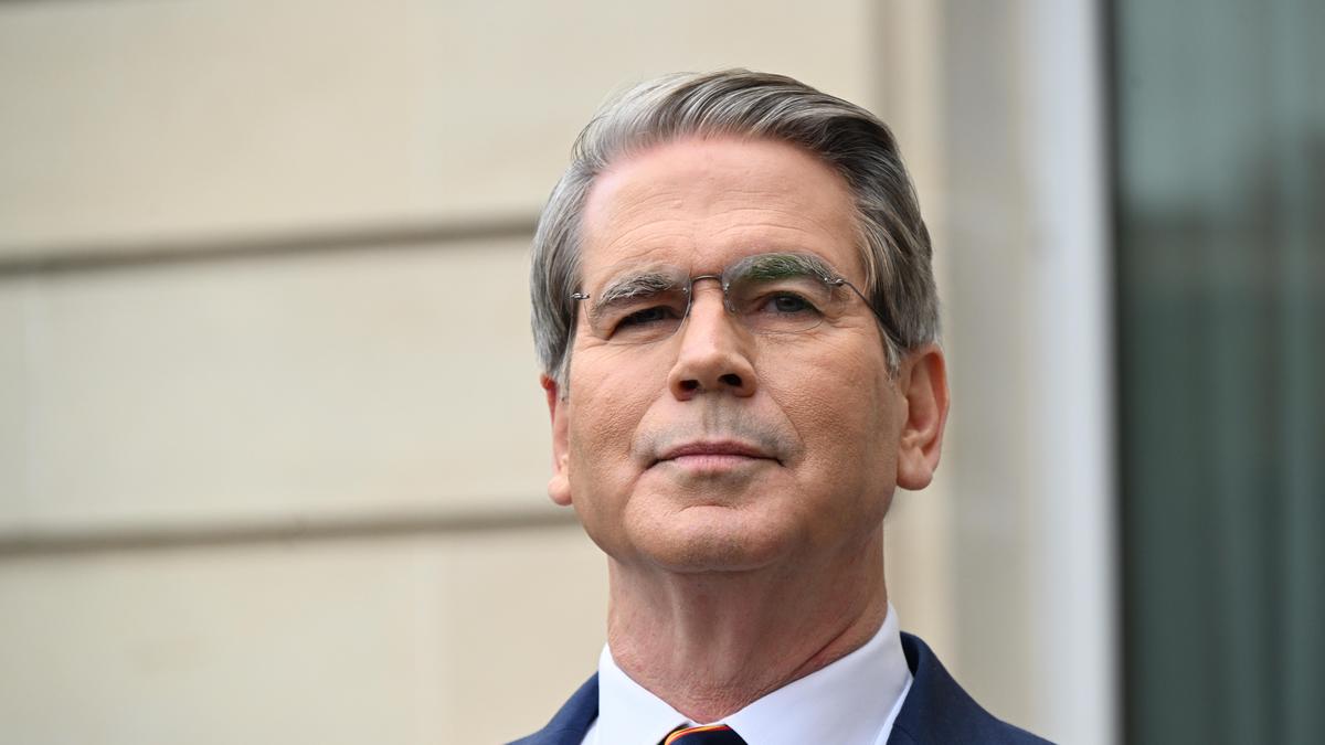 ‘Oil market well supplied, control of Hormuz to shift over time’