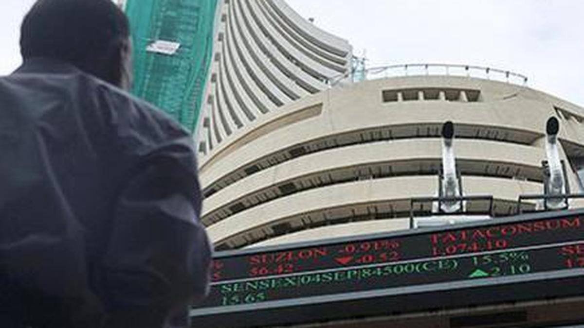 Markets extend losses as crude hits $100 amid U.S.-Iran imbroglio; Sensex tanks 852 points