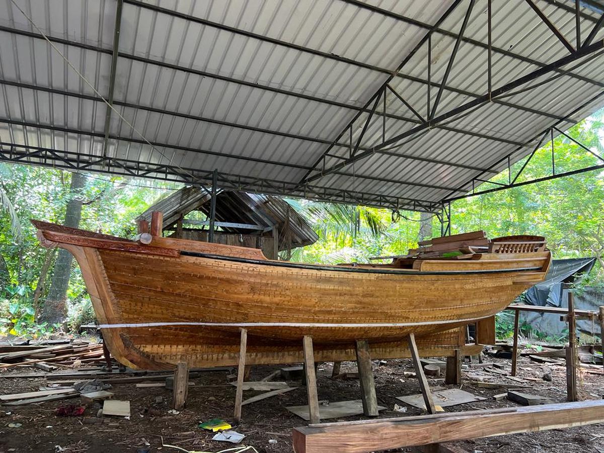 Kerala Wooden Dhow Type BOOM Boat Miniature Handicraft 240CM at