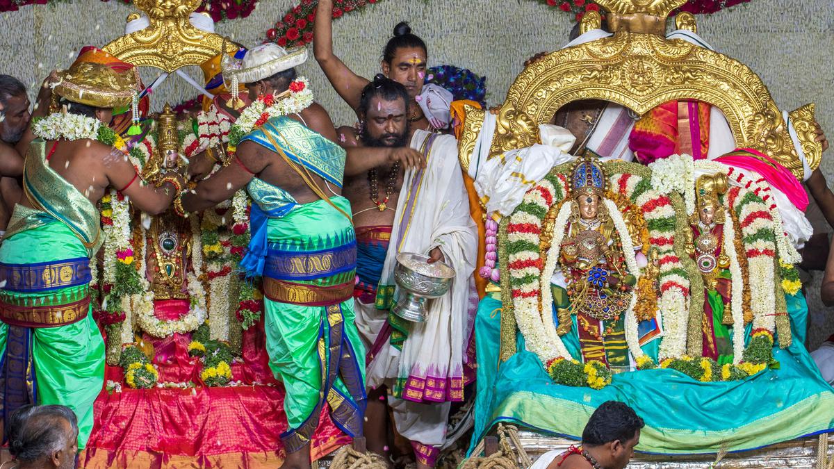 Celestial wedding performed in a grand manner at Meenakshi Temple ...