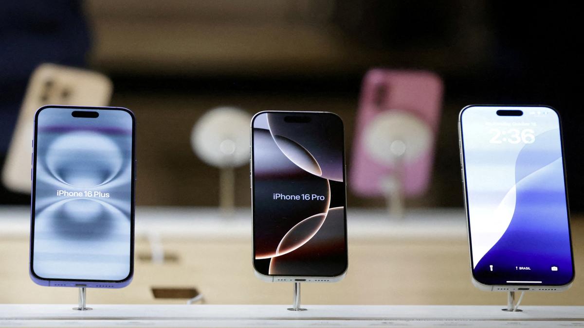 Apple's Q3 China smartphone sales slip, Huawei's soar