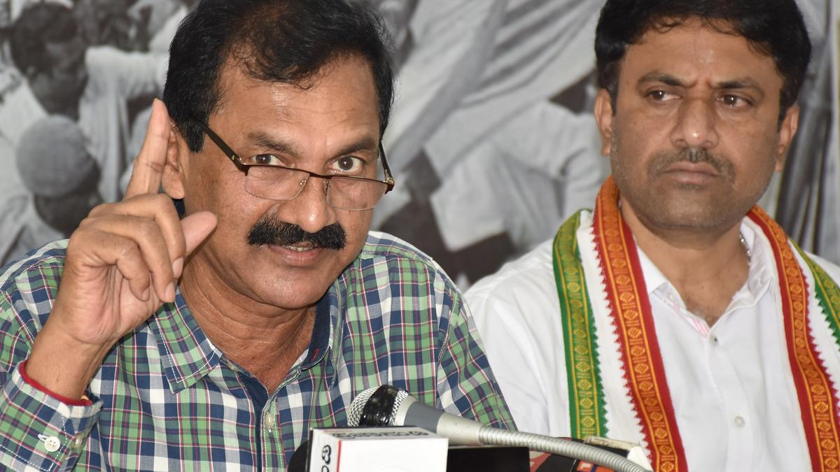 No ration card of eligible families cancelled: M. Lakshman