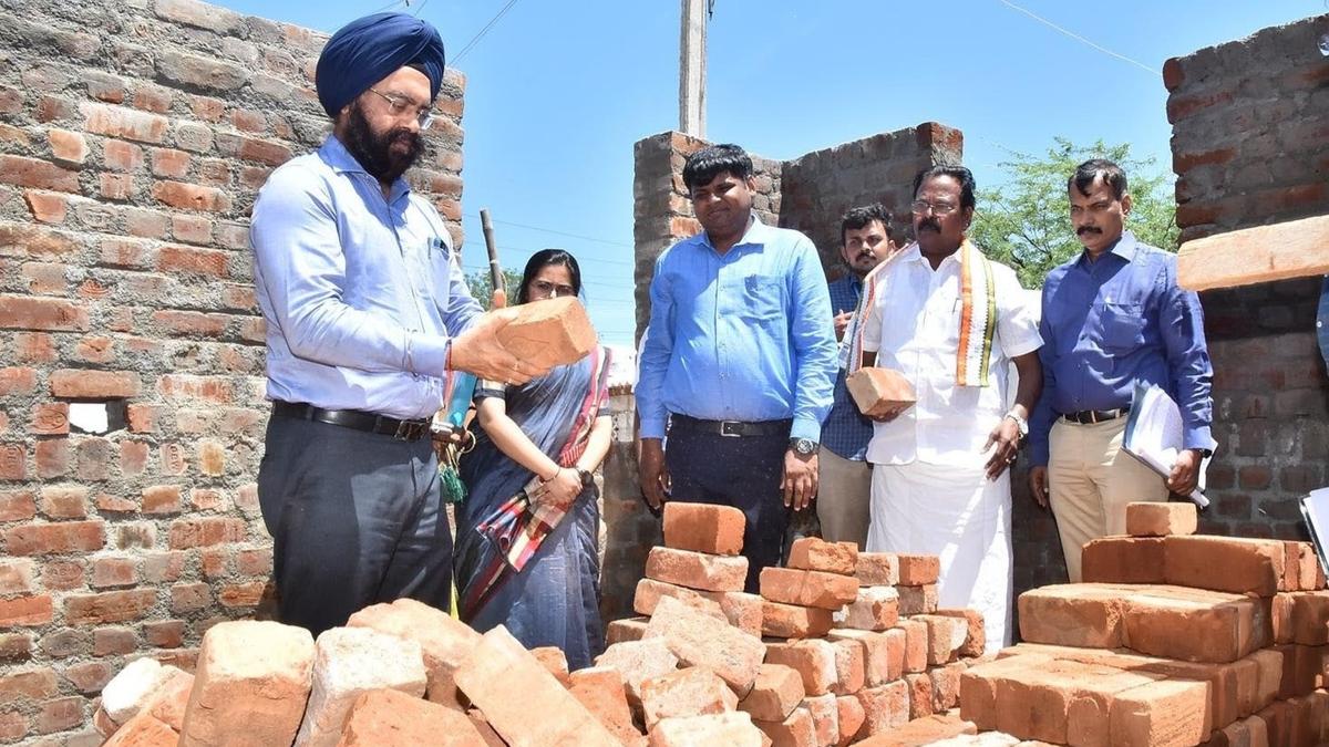 Ensure superior quality of work is implemented, senior official urges elected representatives